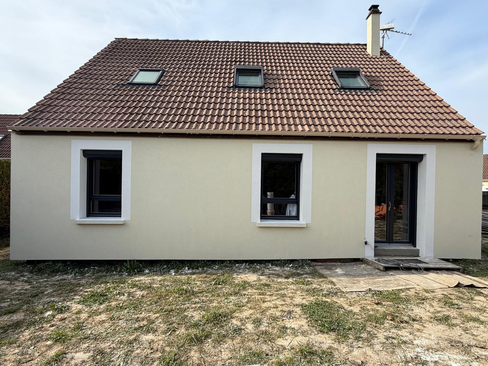 Après : façade finie après isolation extérieure